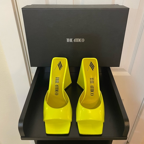 The Attico Devon Slide in Neon Fluo Yellow - Picture 10 of 13